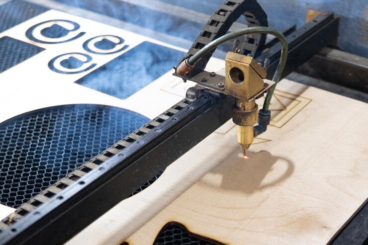 Manfaat Penggunaan Laser Cutting dalam Industri Kreatif